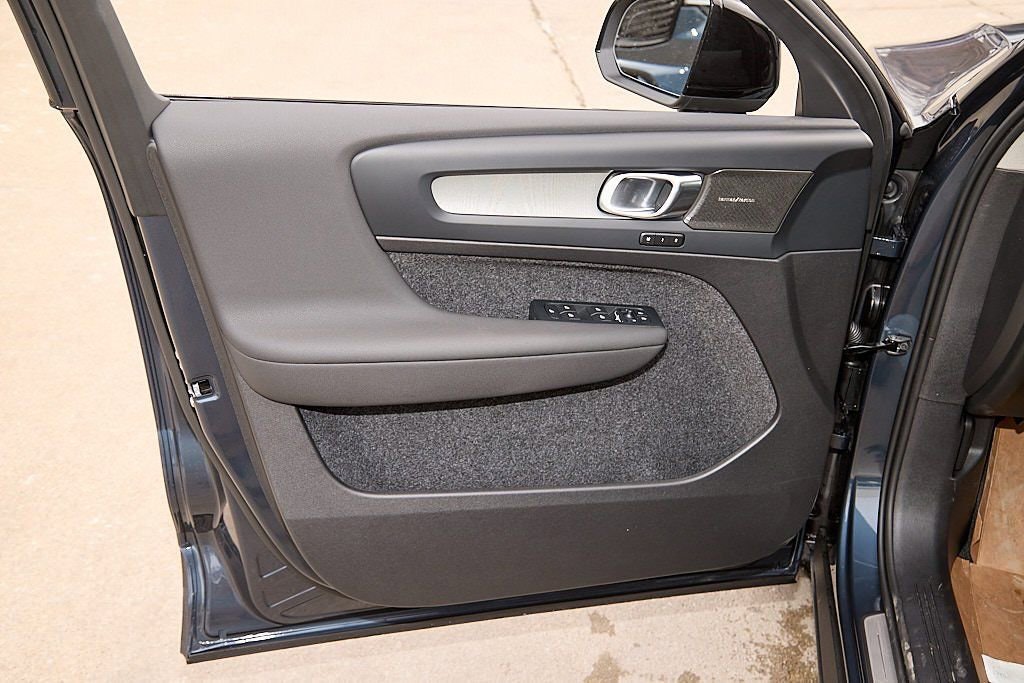 New 2026 Volvo XC40 B5 Plus w/ Protection Package Premier image 10