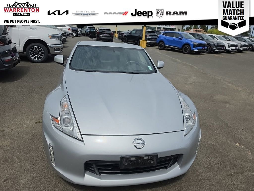 Used 2016 Nissan 370Z Coupe RWD image 7