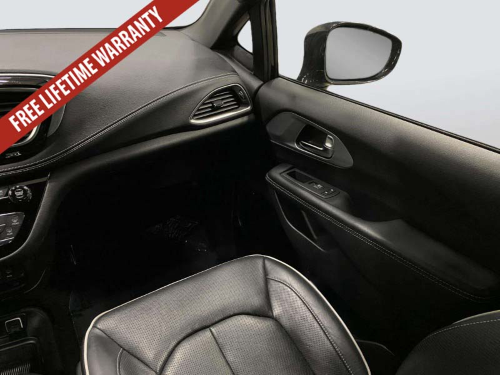 Used 2020 Chrysler Pacifica Limited w/ Advanced Safetytec Group FWD image 31