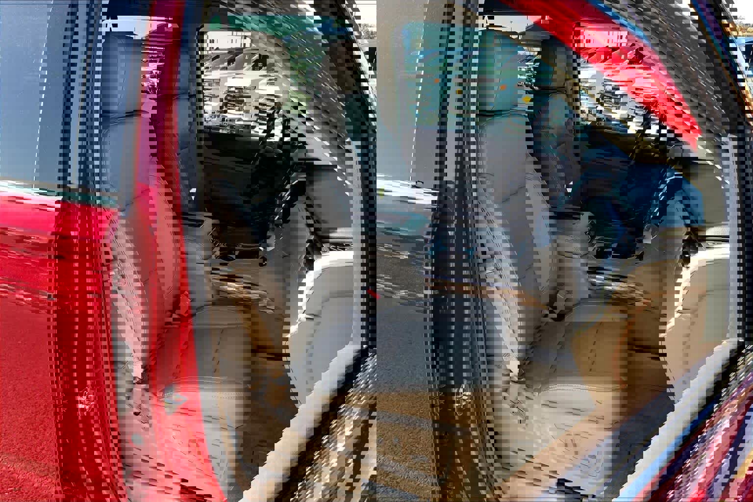 Used 2015 GMC Yukon SLT w/ HD Trailering Package image 8