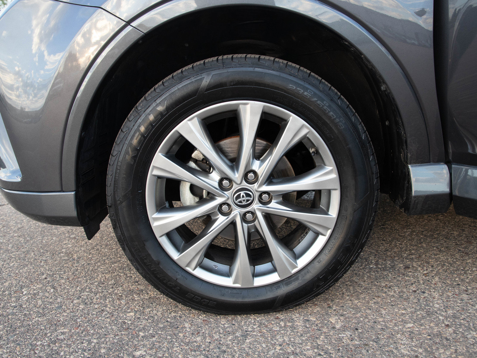 Used 2017 Toyota RAV4 Platinum FWD image 31
