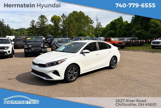 Used 2023 Kia Forte LXS FWD image 3