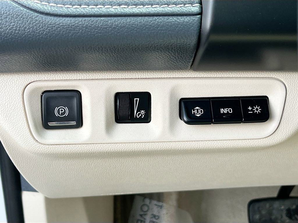 Used 2023 GMC Acadia Denali w/ Denali Ultimate Package image 10