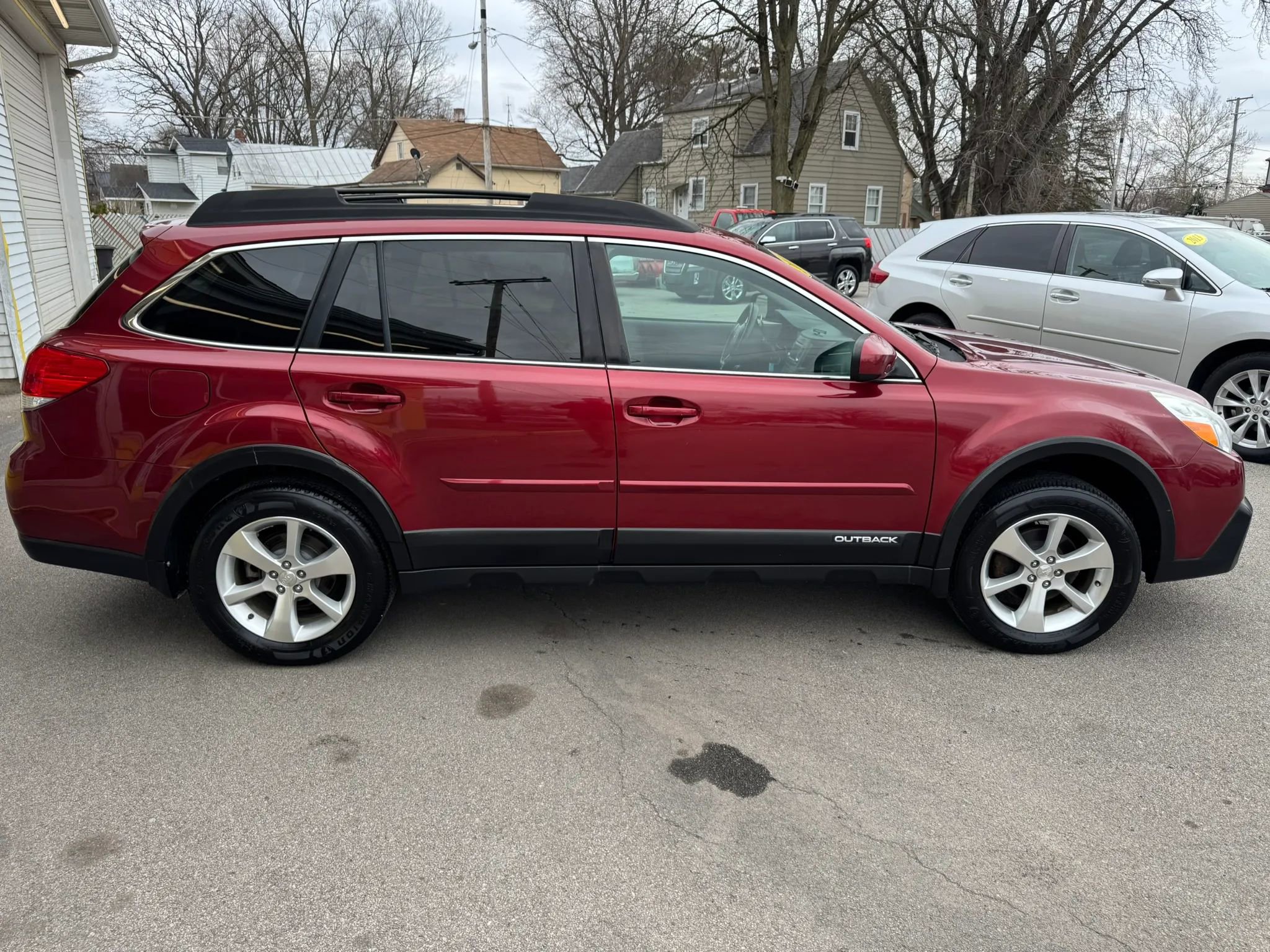Used 2014 Subaru Outback 2.5i Limited w/ Moonroof Package AWD/4WD image 9
