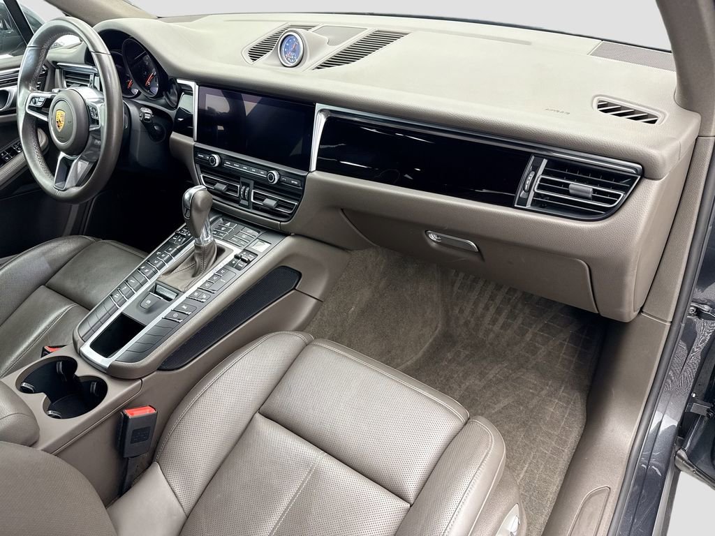 Used 2021 Porsche Macan image 16