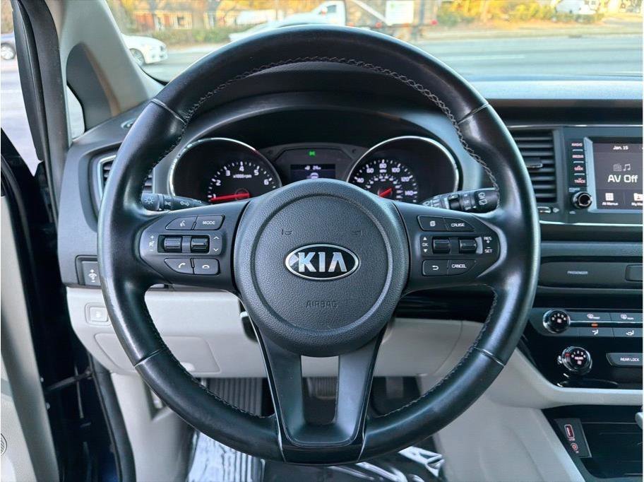 Used 2020 Kia Sedona EX image 15