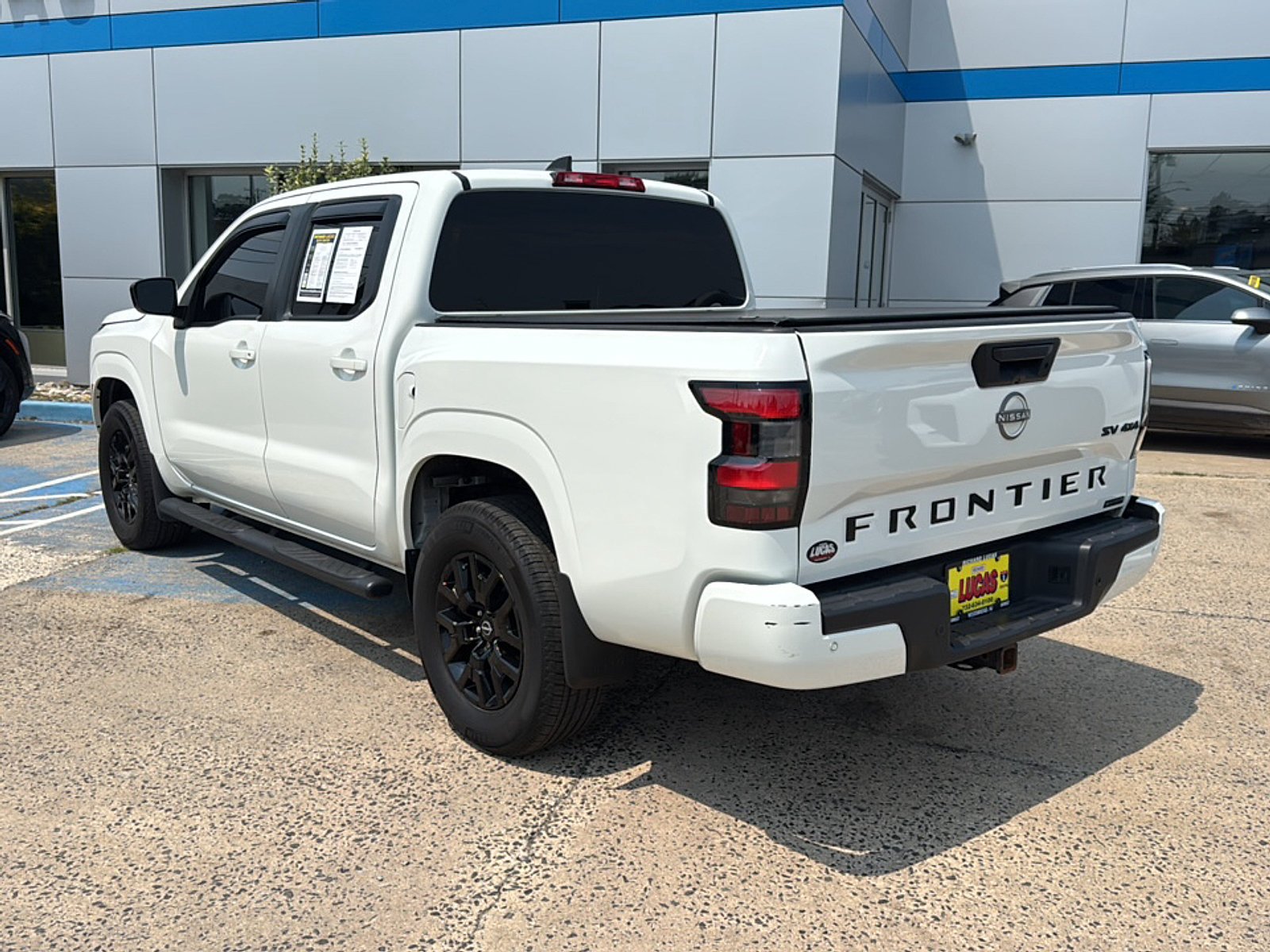 Used 2023 Nissan Frontier SV w/ Midnight Edition Package AWD/4WD image 7