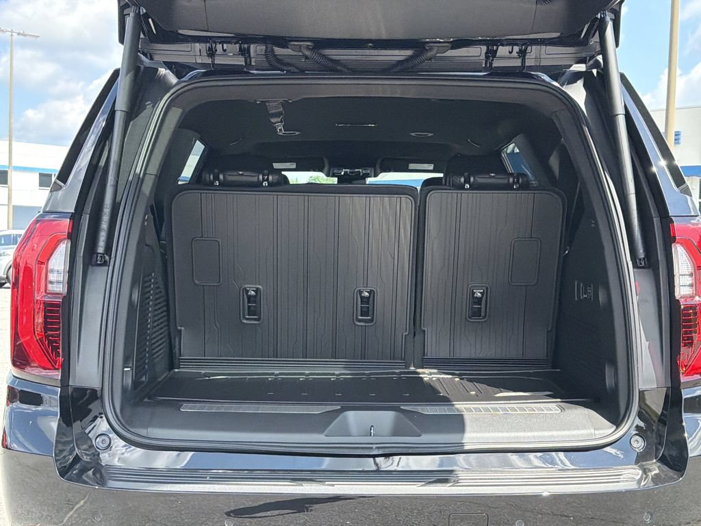 New 2026 GMC Yukon Denali w/ LPO, Floor Liner Package RWD image 19