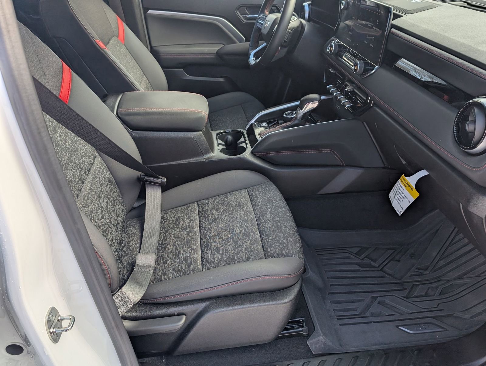 Used 2023 Chevrolet Colorado Z71 w/ Z71 Convenience Package 2 image 26