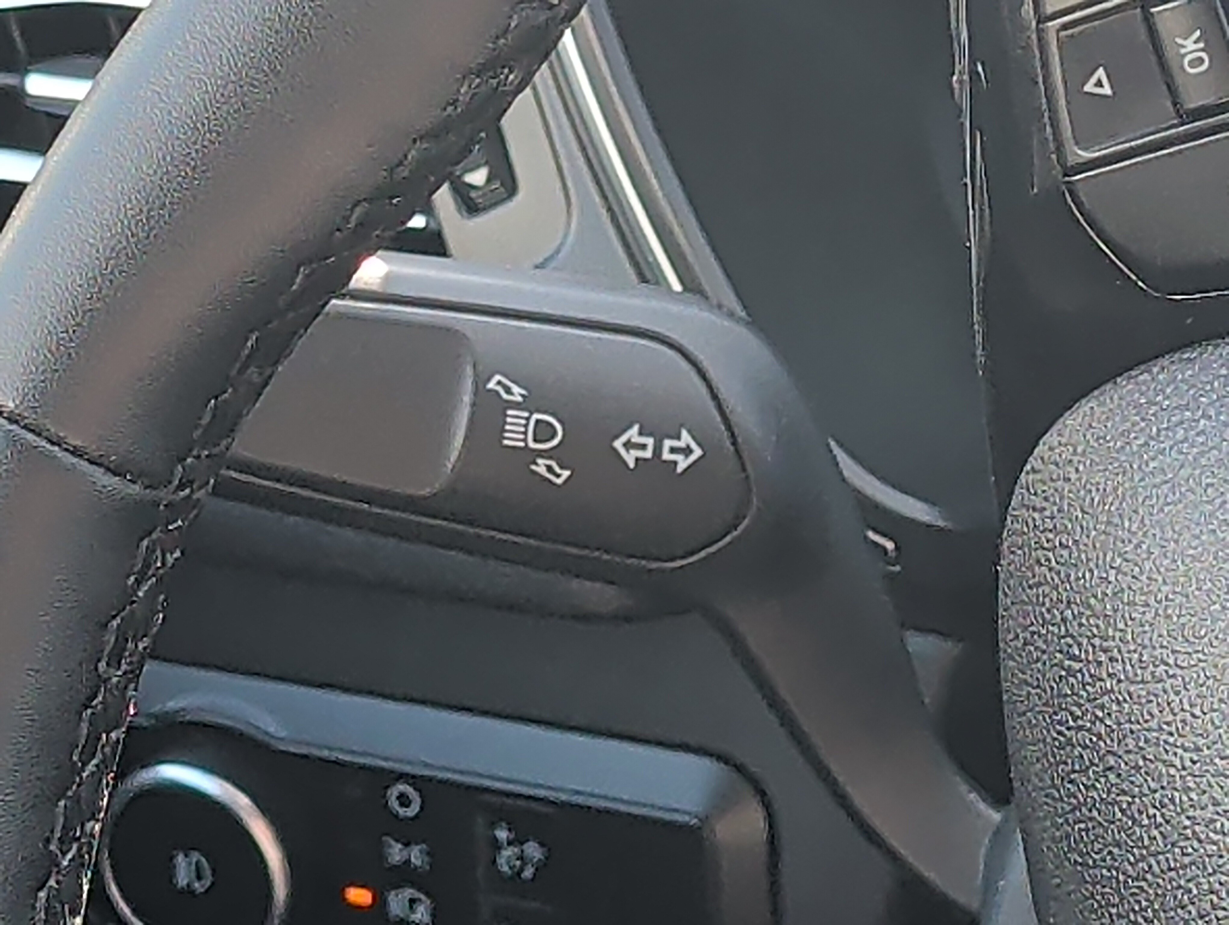 Used 2023 Ford Escape Platinum AWD/4WD image 30