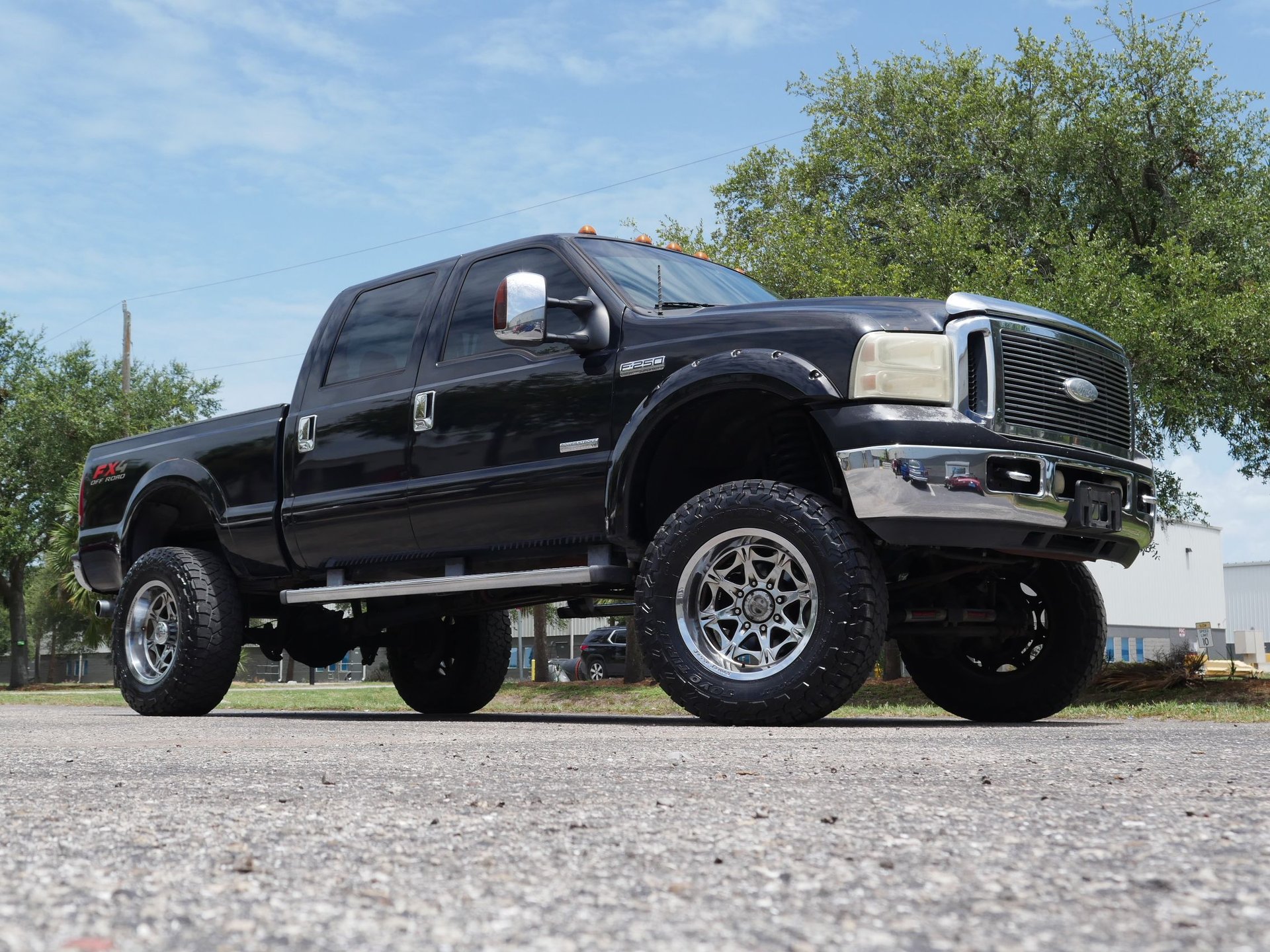 Used 2006 Ford F250 4x4 Crew Cab Super Duty image 3
