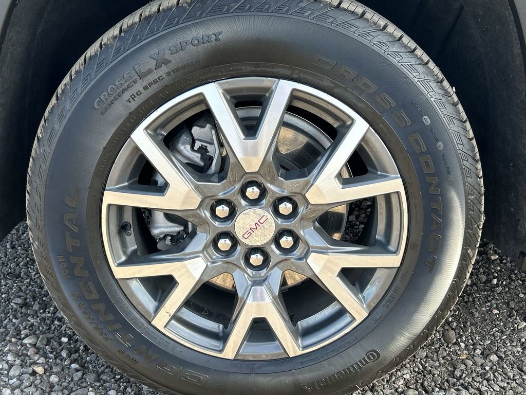 Used 2023 GMC Acadia SLE image 32