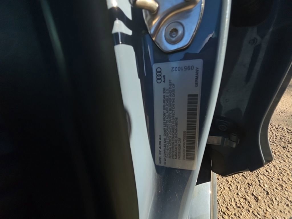 Used 2022 Audi e-tron GT Premium Plus image 25