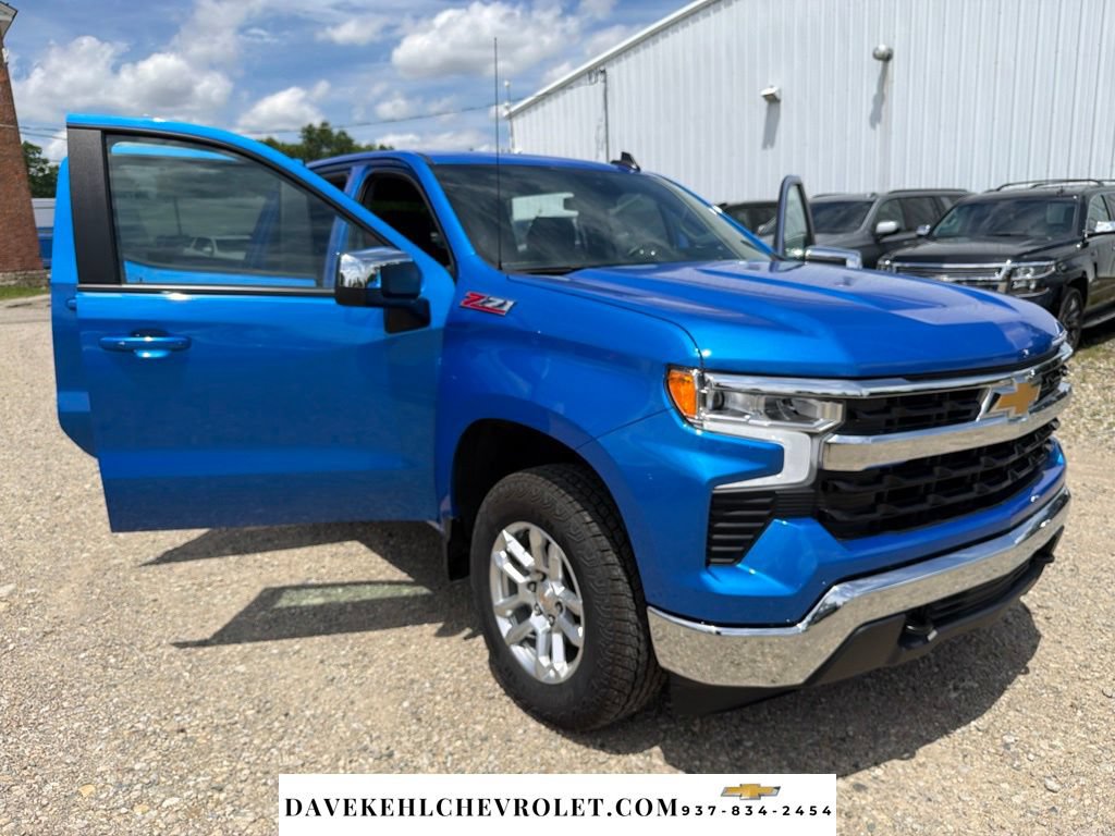 Used 2025 Chevrolet Silverado 1500 LT AWD/4WD image 32