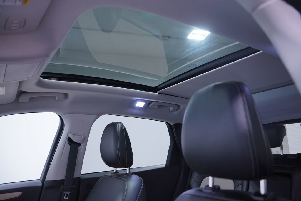 Used 2022 Ford Escape Titanium w/ Titanium Elite Package image 8