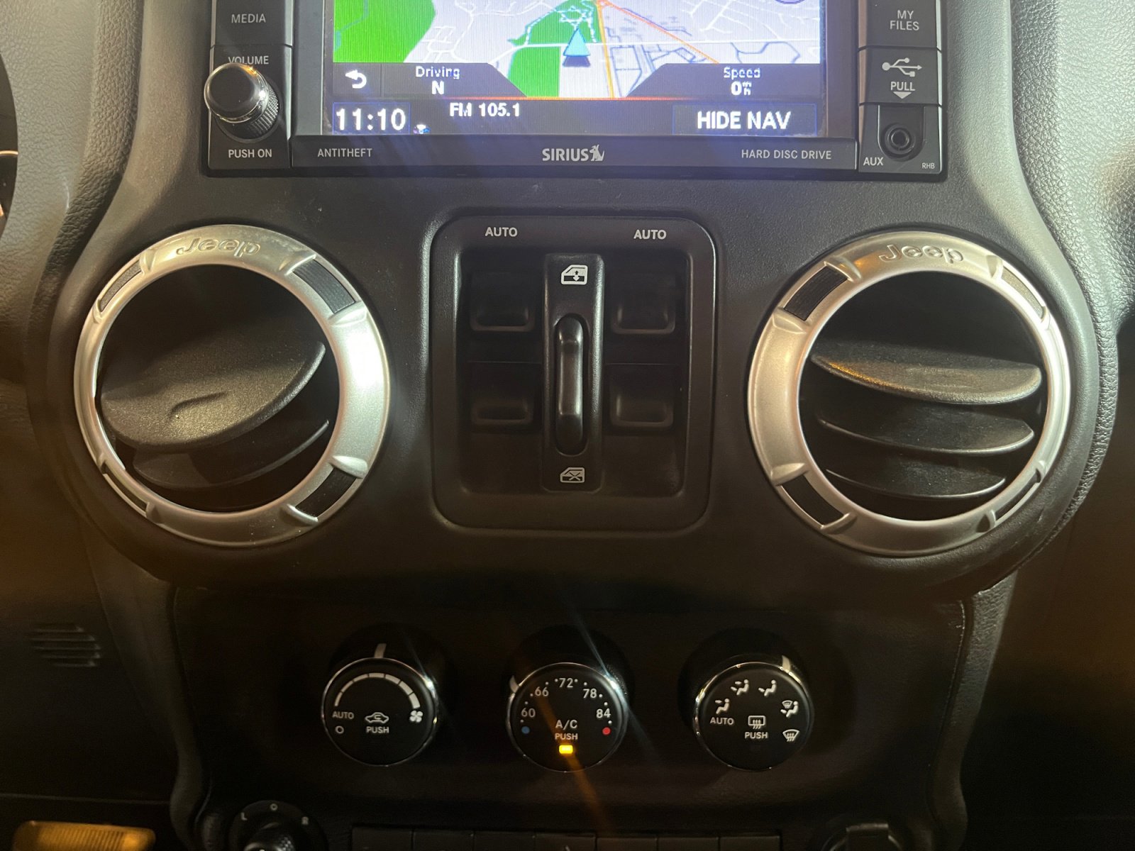 Used 2018 Jeep Wrangler Unlimited Sahara w/ Connectivity Group image 32