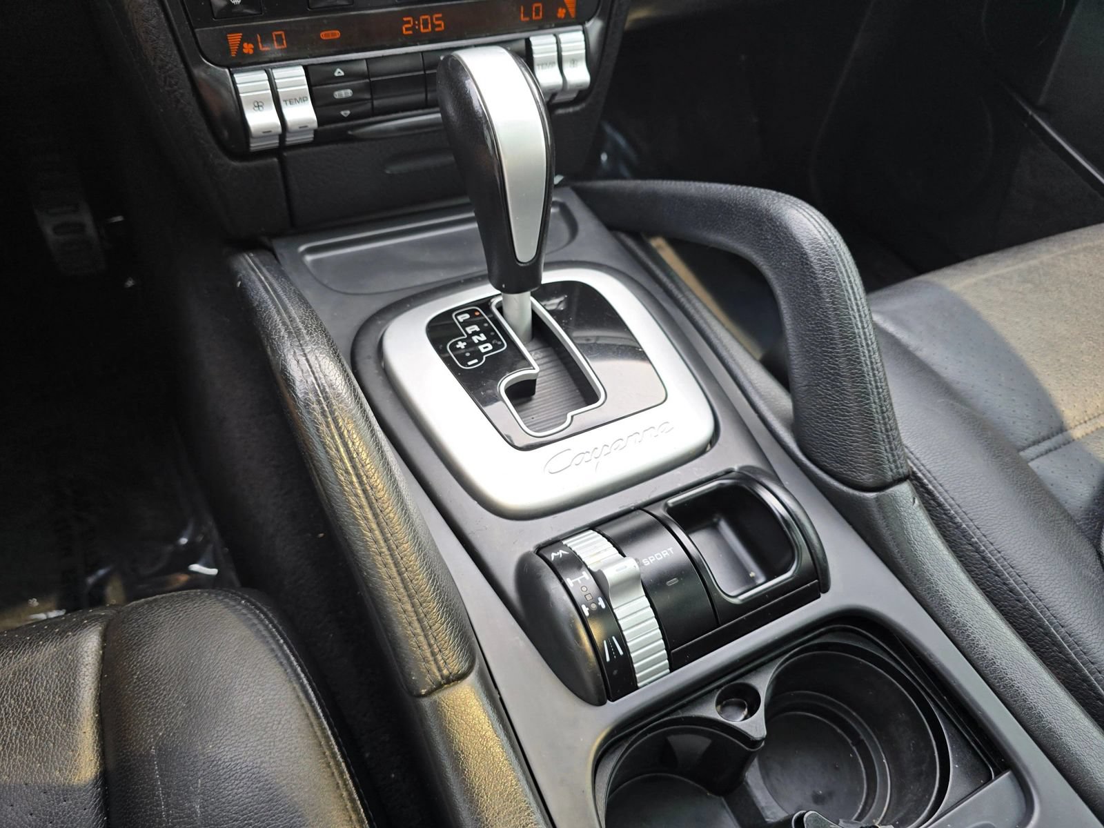 Used 2010 Porsche Cayenne AWD/4WD image 32