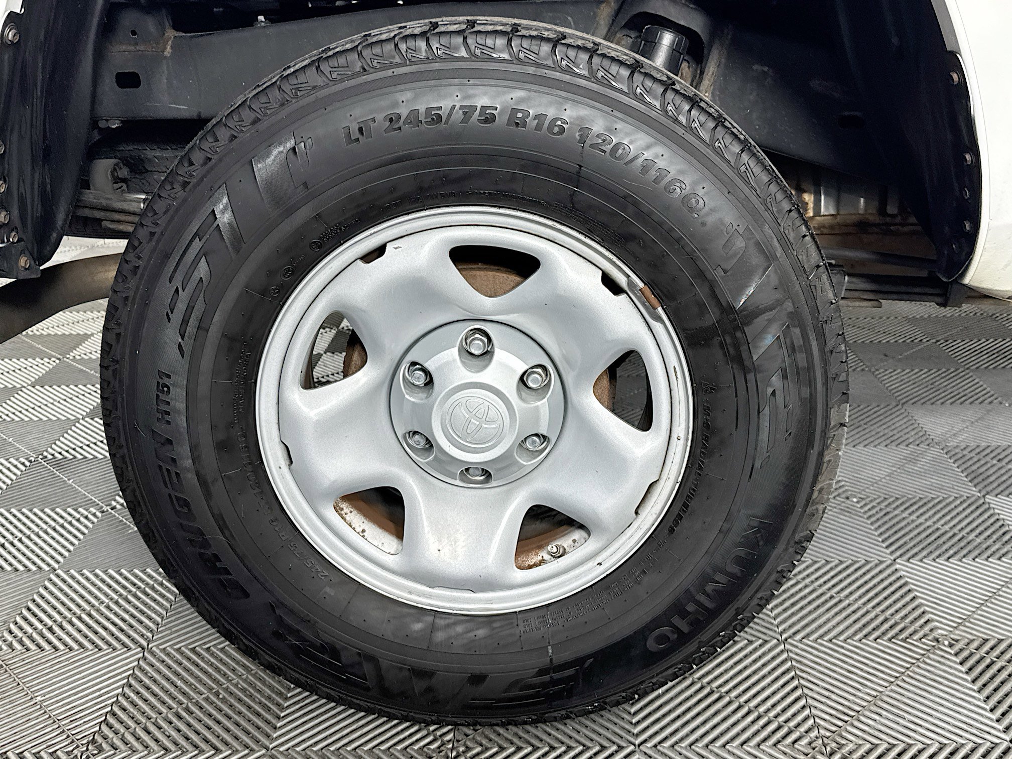 Used 2019 Toyota Tacoma SR image 29