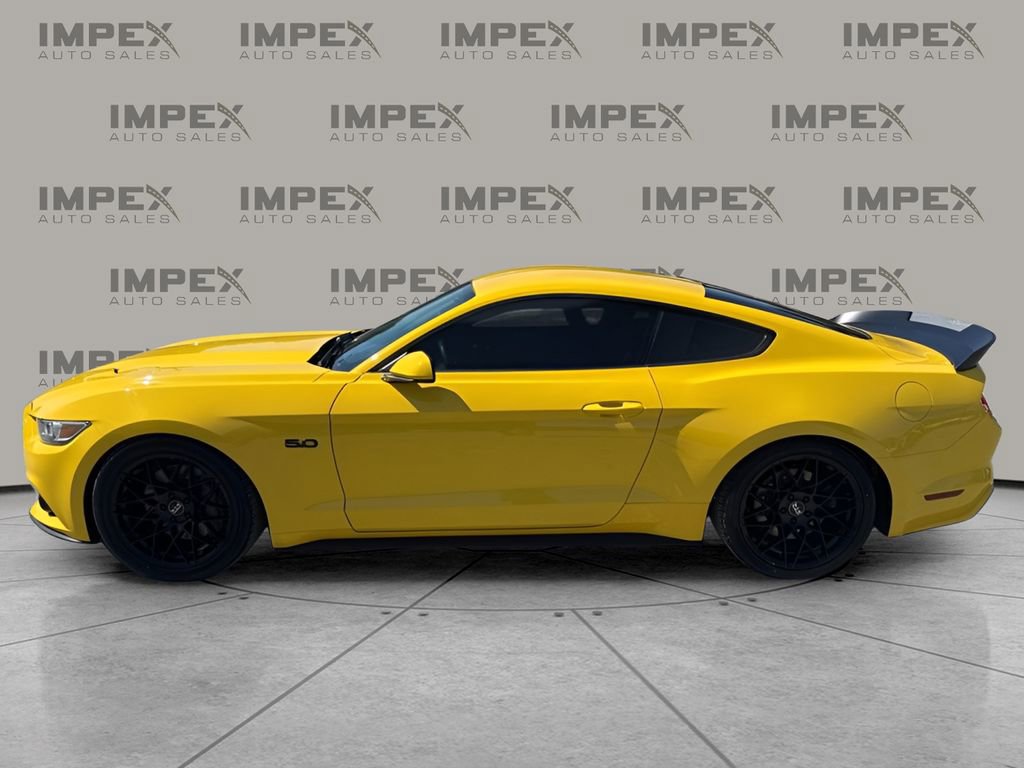 Used 2017 Ford Mustang GT RWD image 2