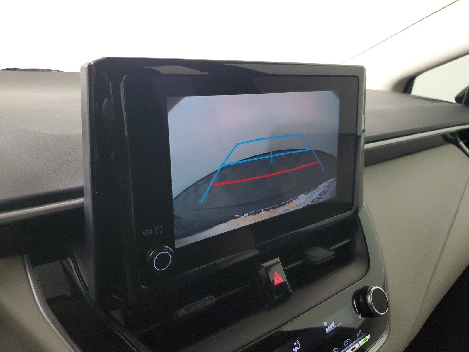 Used 2026 Toyota Corolla LE FWD image 27
