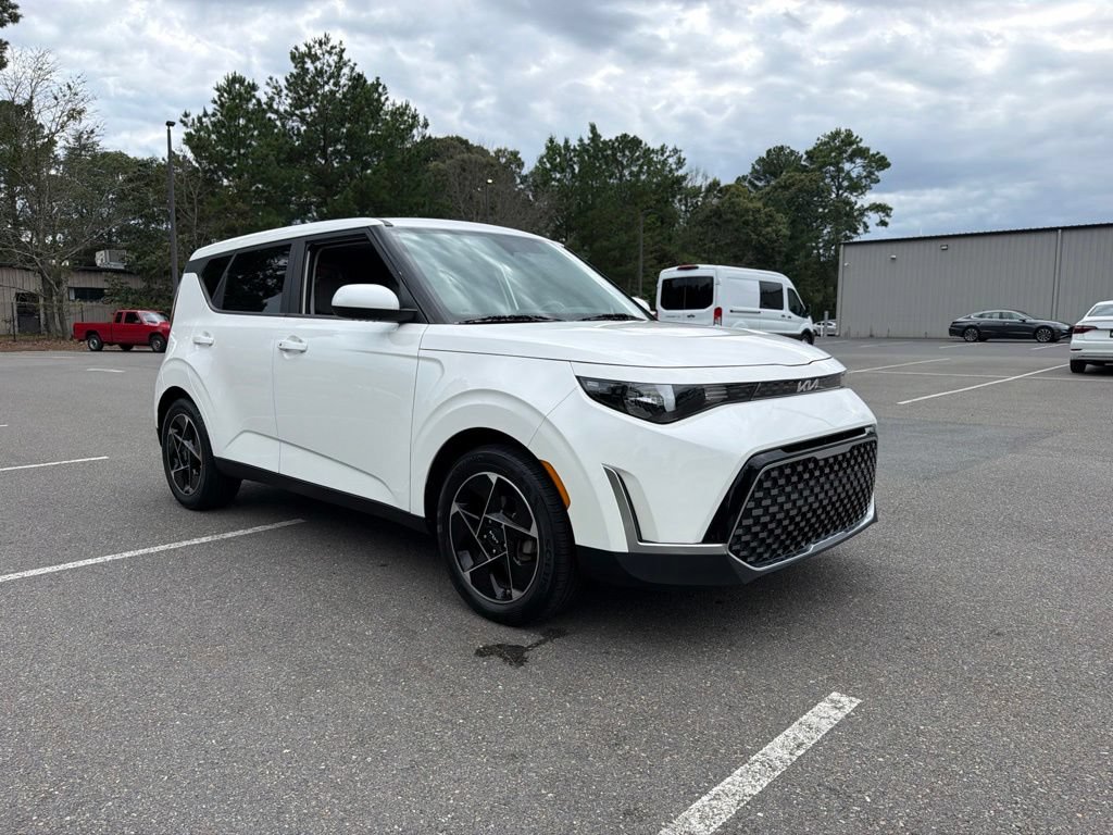 Certified 2023 Kia Soul EX FWD image 4