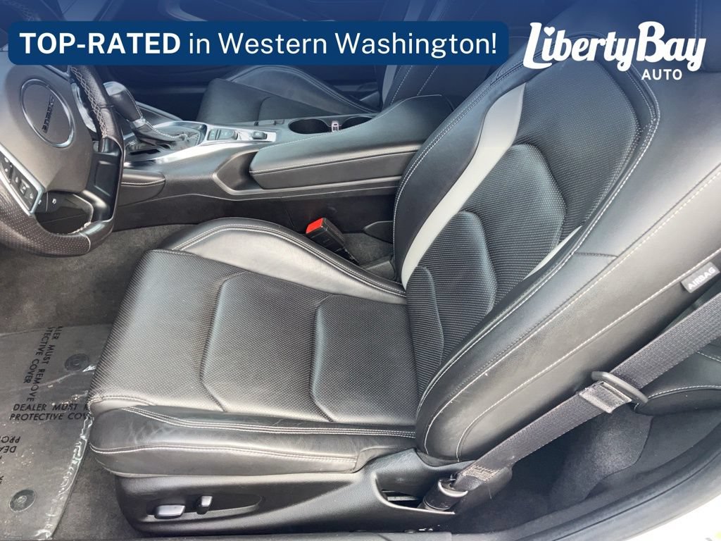 Used 2022 Chevrolet Camaro LT RWD image 13