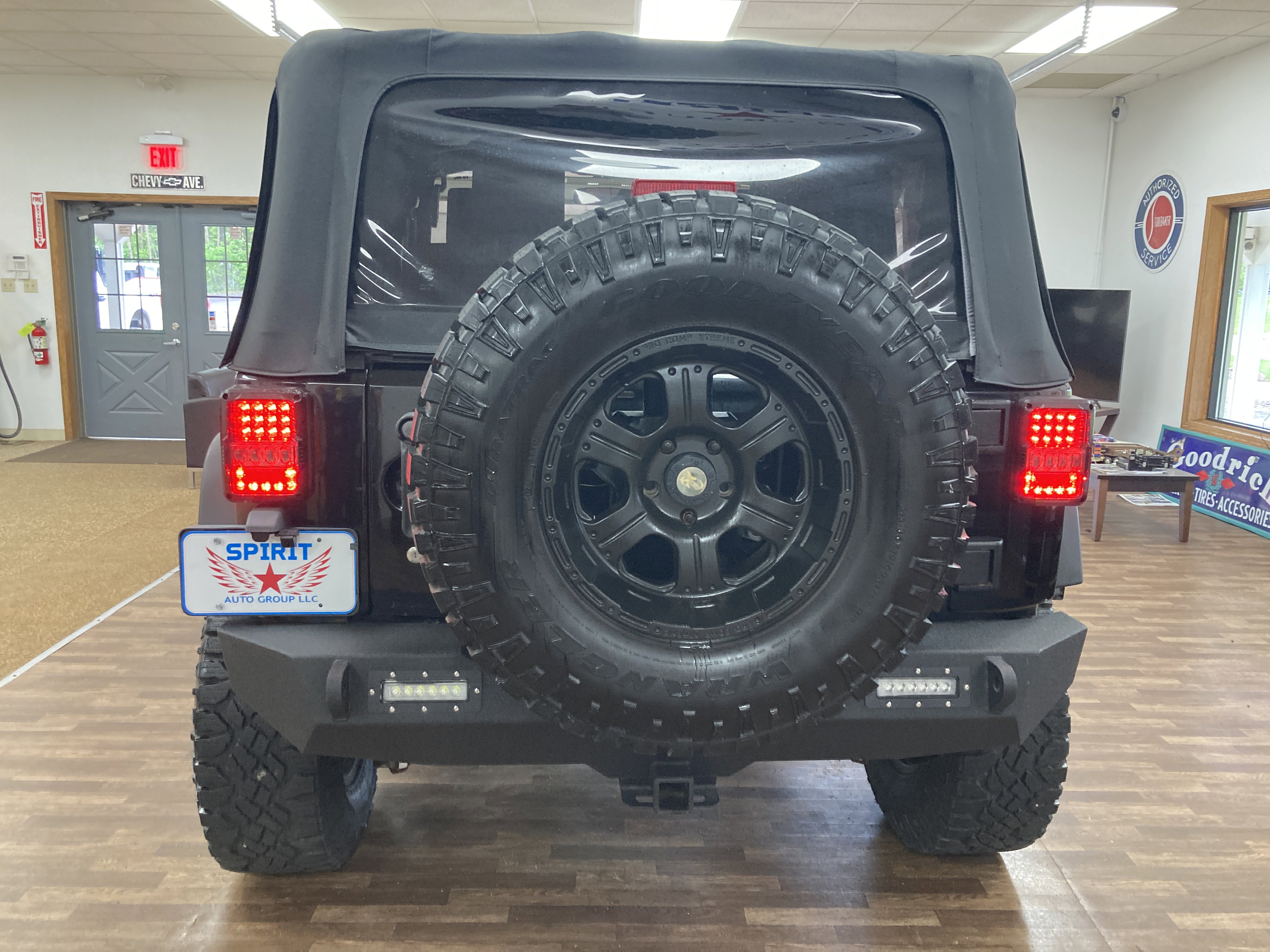 Used 2010 Jeep Wrangler Sport AWD/4WD image 8