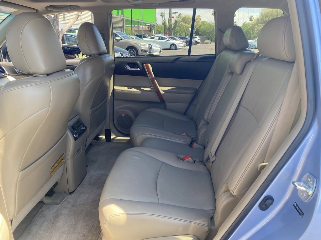 Used 2010 Toyota Highlander Limited FWD image 16