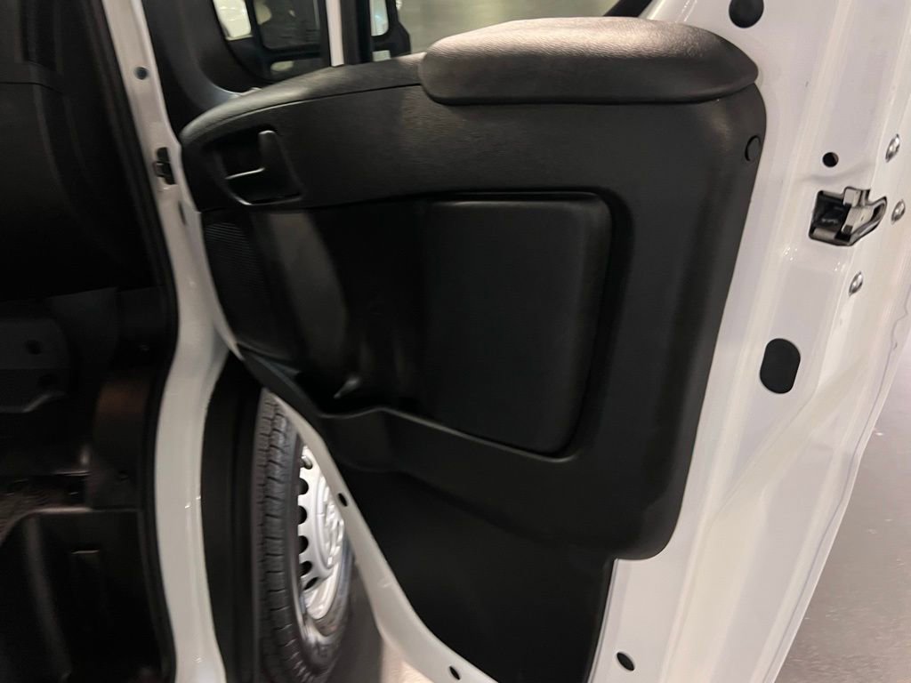 Used 2025 RAM ProMaster 2500 w/ Convenience Group image 29