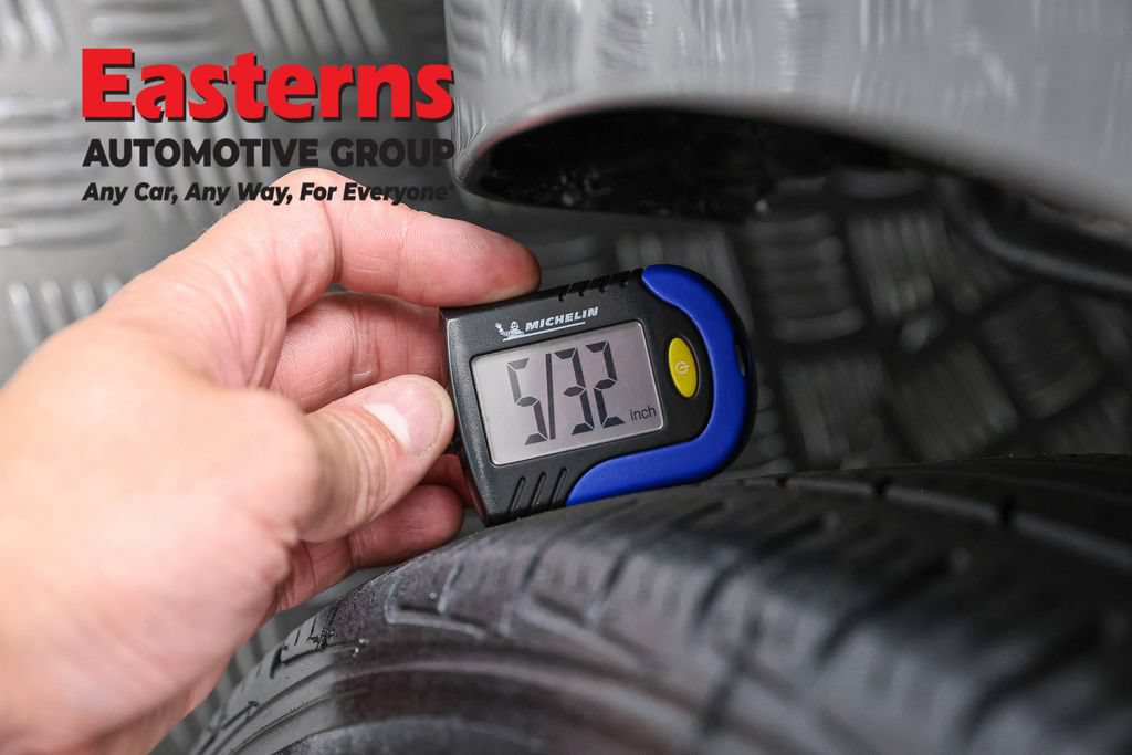 Used 2024 Nissan Versa SV FWD image 27
