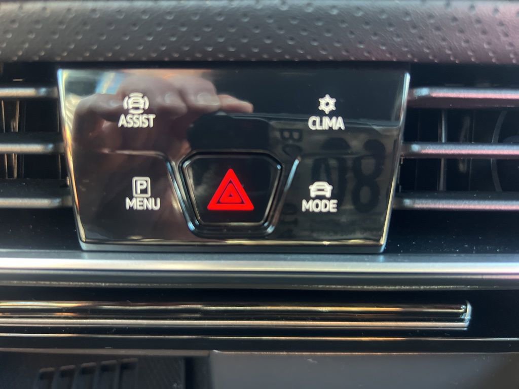 Used 2025 Volkswagen Atlas Cross Sport SE image 56