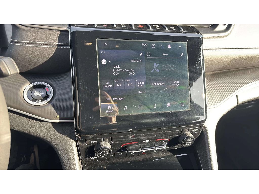 Used 2024 Jeep Grand Cherokee Laredo image 16