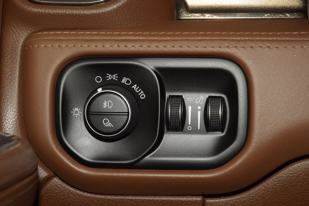 Used 2021 RAM 3500 Limited AWD/4WD image 34