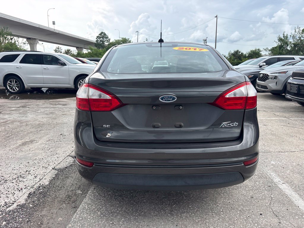 Used 2017 Ford Fiesta SE FWD image 4