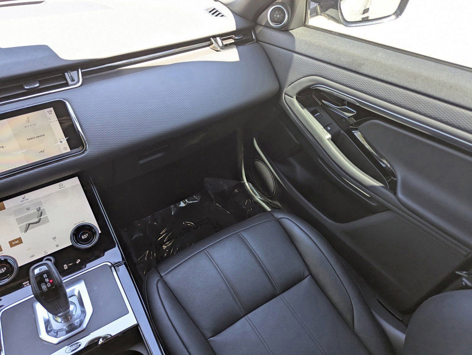 Used 2023 Land Rover Range Rover Evoque R-Dynamic S image 17