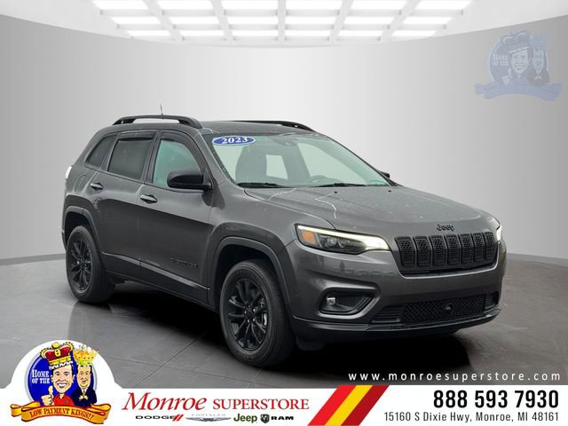 Used 2023 Jeep Cherokee Altitude Lux video 1