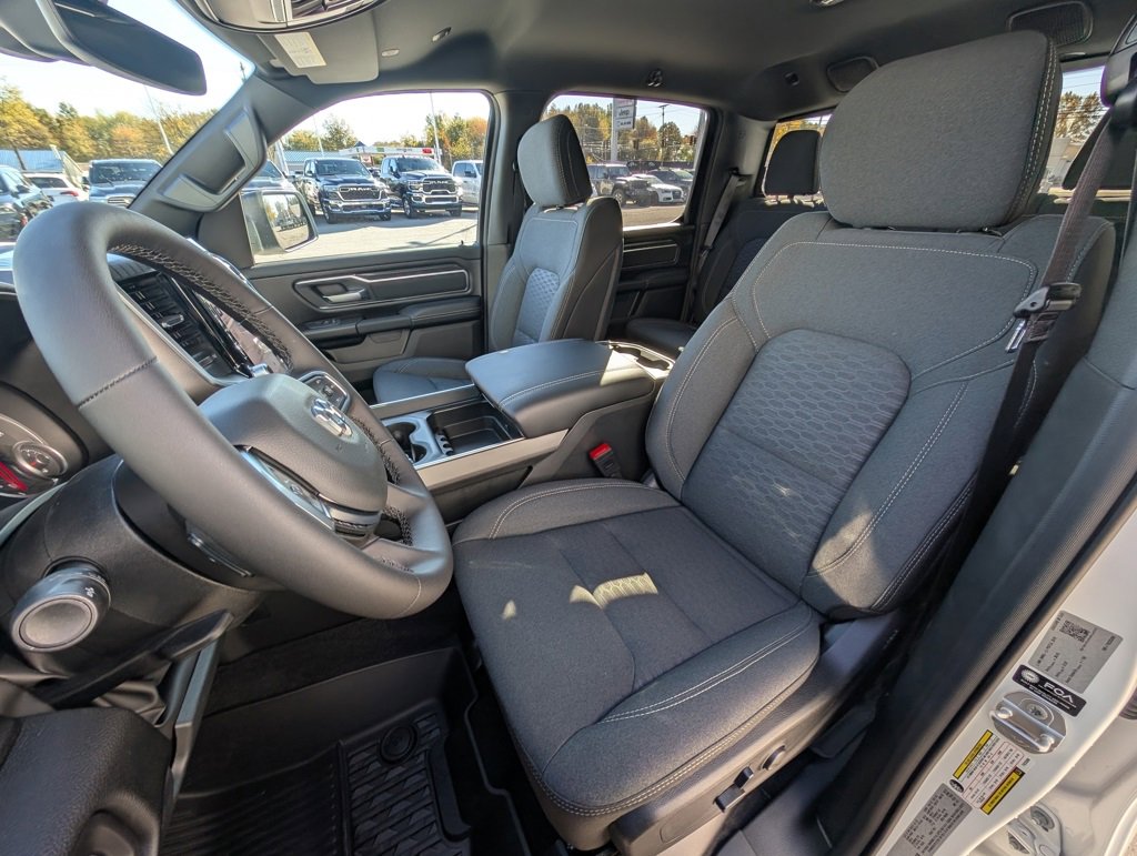 New 2026 RAM 1500 4x4 Crew Cab image 13