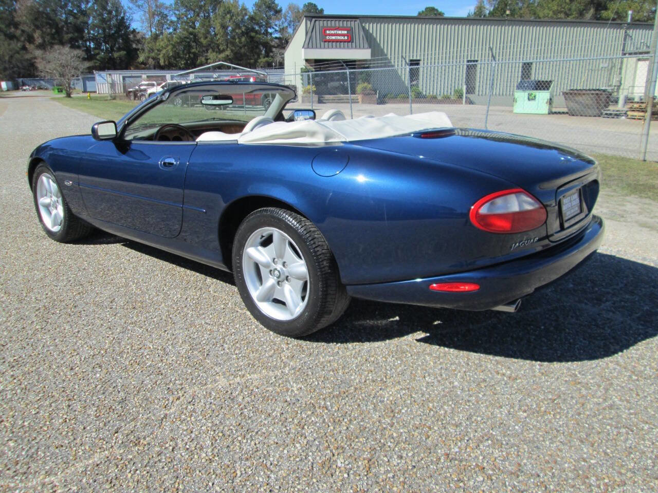 Used 1998 Jaguar XK8 XK8 2dr Convertible image 34