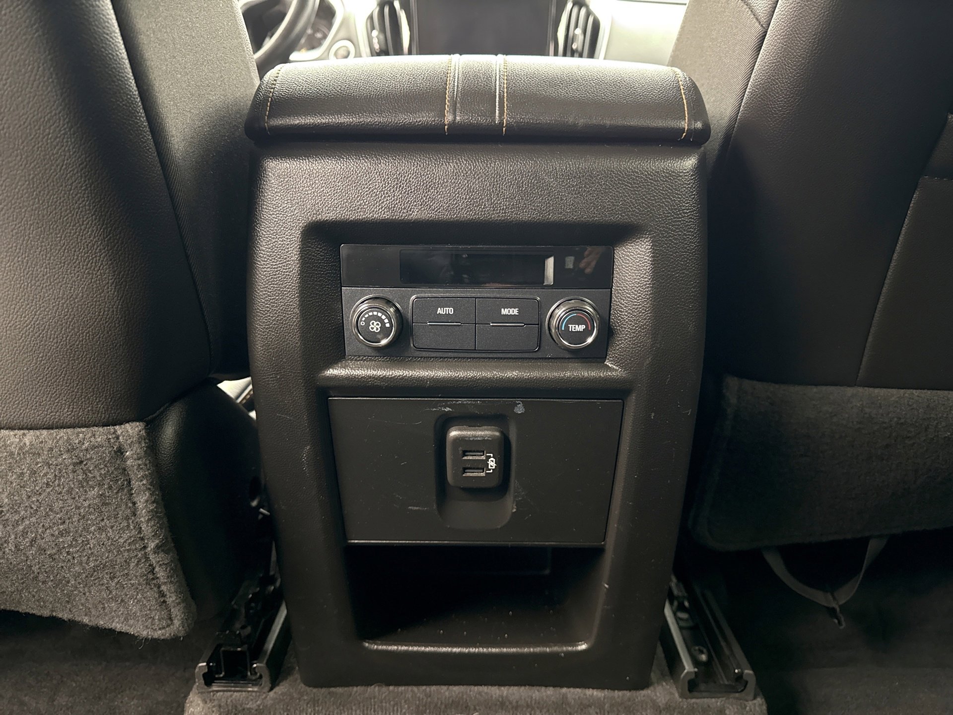 Used 2020 Chevrolet Traverse LT image 19