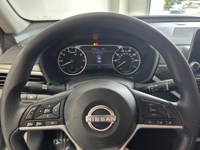 Used 2025 Nissan Altima 2.5 SV FWD image 25