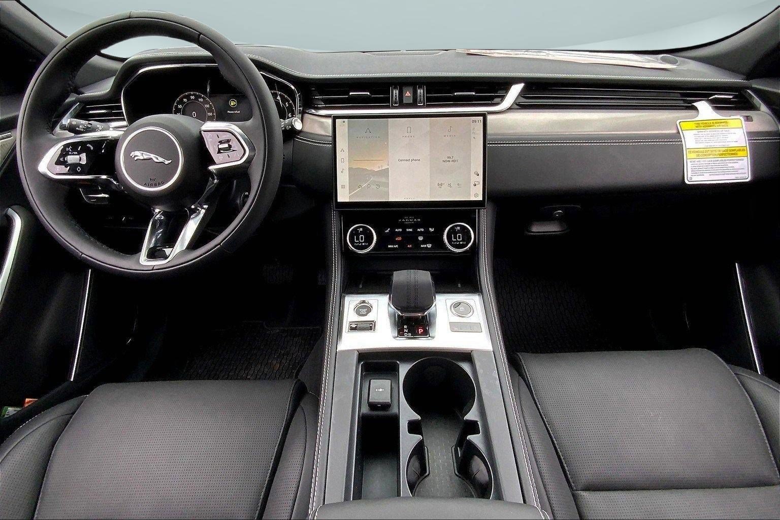 New 2026 Jaguar F-PACE R-Dynamic S AWD/4WD image 7