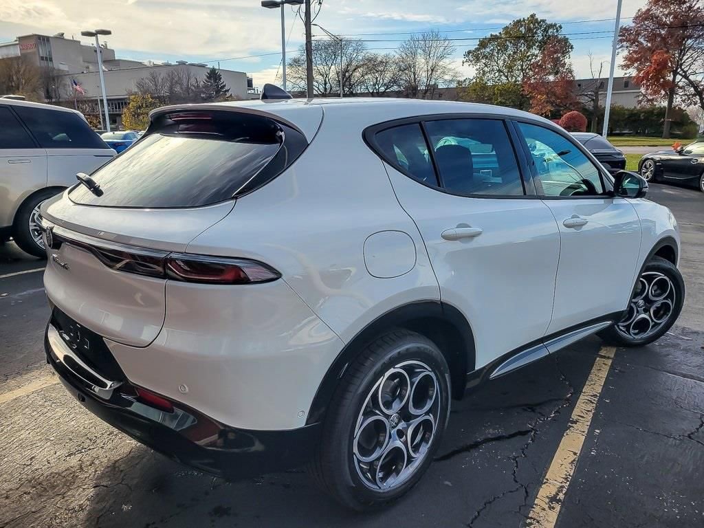 New 2025 Alfa Romeo Tonale w/ Active Assist Package AWD/4WD image 7
