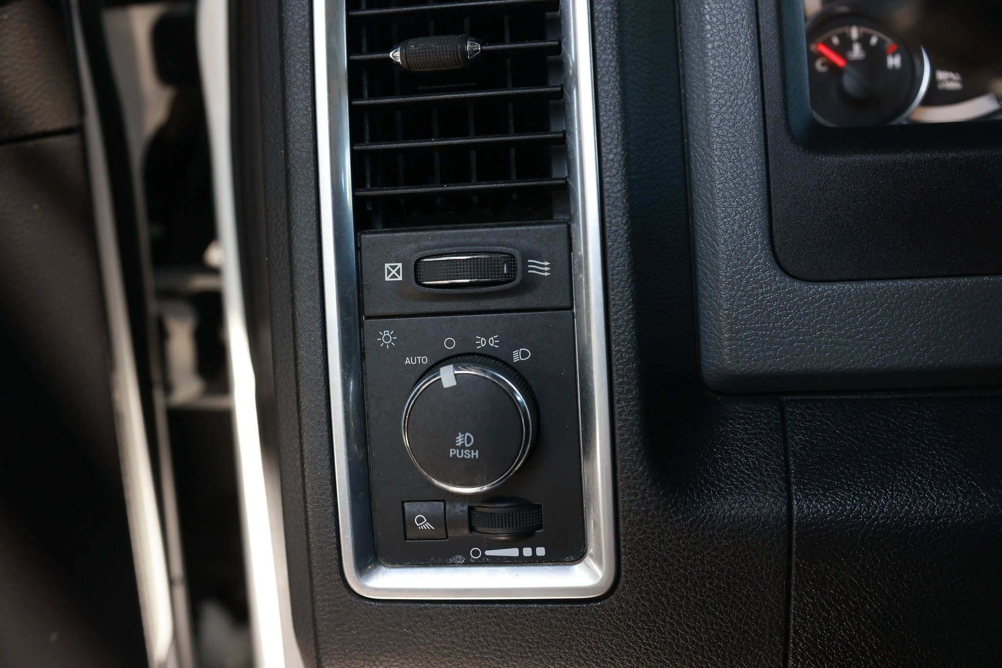 Used 2018 RAM 1500 Big Horn AWD/4WD image 48