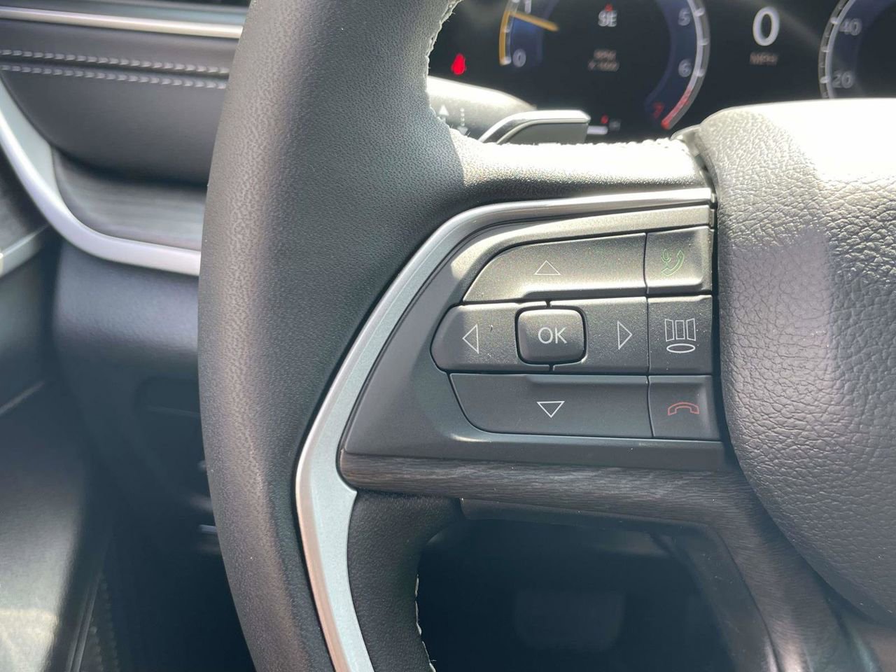 New 2025 Jeep Grand Cherokee L Limited w/ Luxury Tech Group II image 13