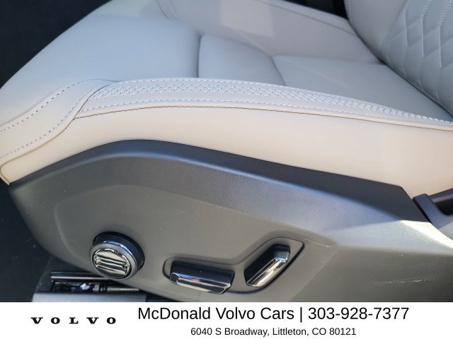 Used 2026 Volvo XC90 B6 Plus w/ Protection Package Premier AWD/4WD image 12