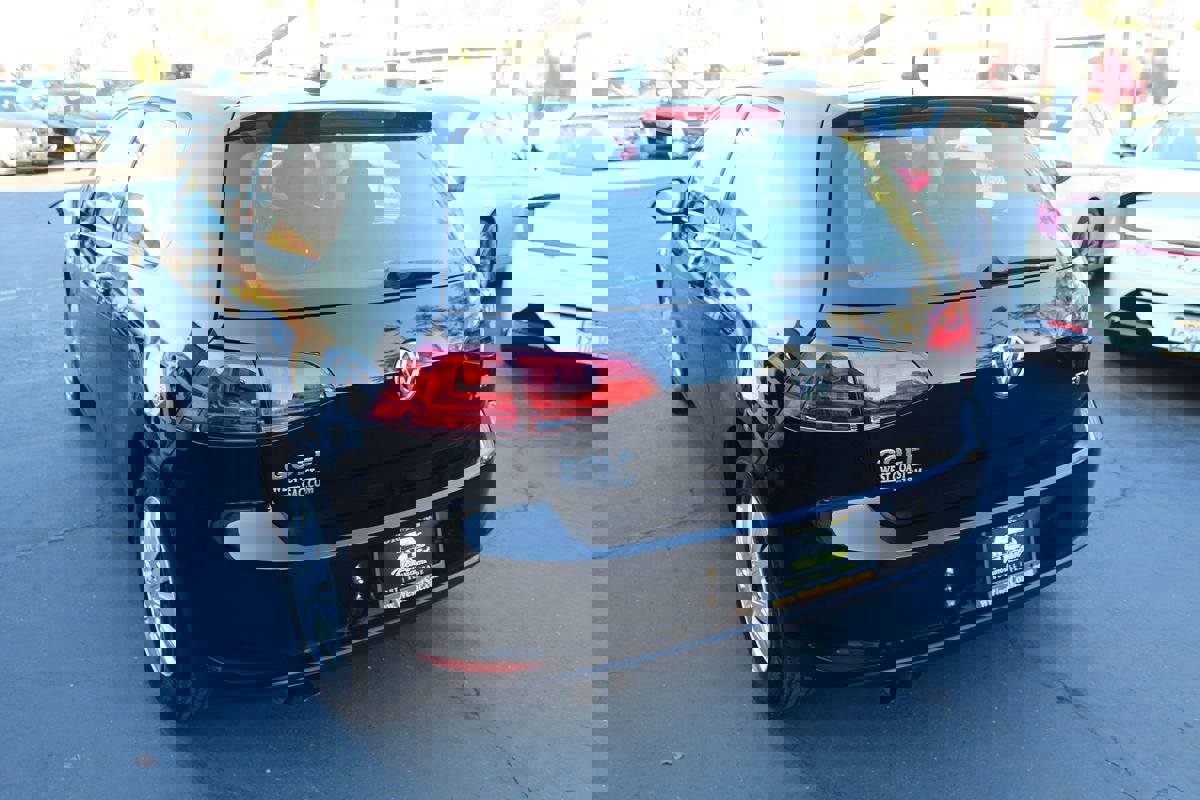 Used 2015 Volkswagen Golf Launch Edition image 5