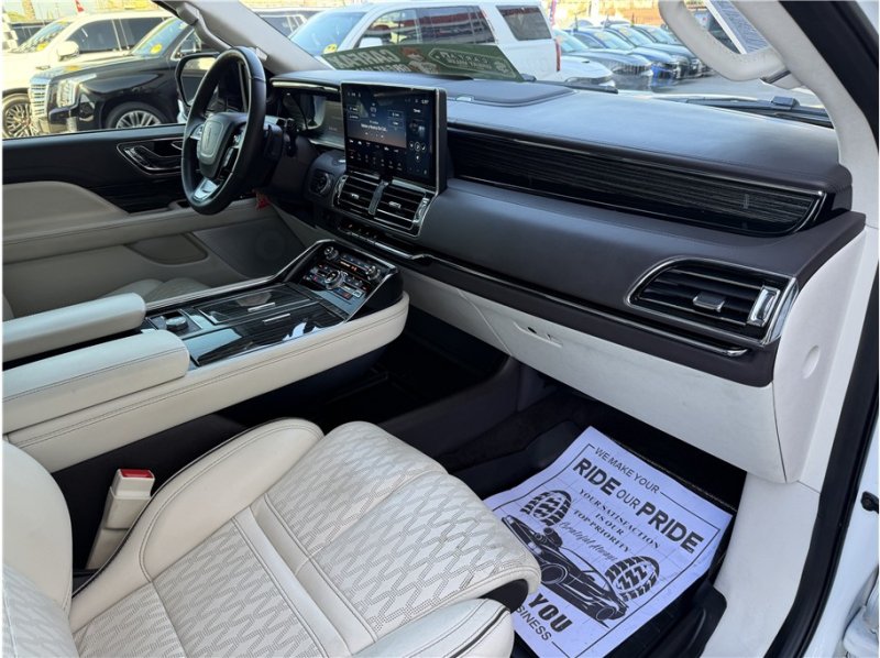 Used 2022 Lincoln Navigator Black Label AWD/4WD image 39