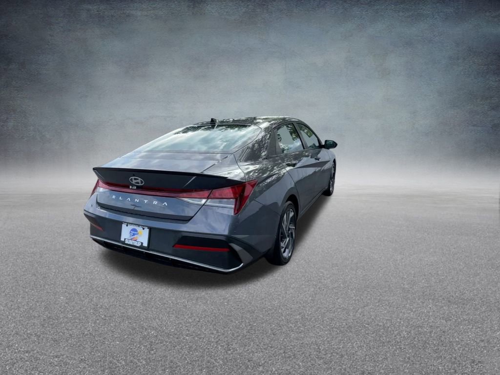 Used 2025 Hyundai Elantra Sport image 21