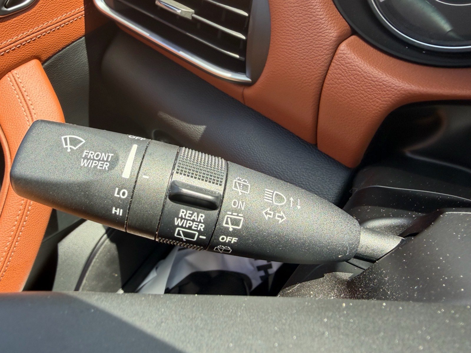 Used 2023 Maserati Levante GT AWD/4WD image 28