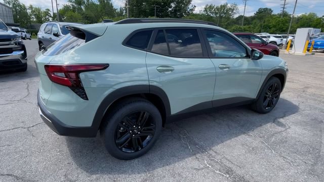 New 2026 Chevrolet Trax ACTIV w/ Sunroof Package FWD image 2